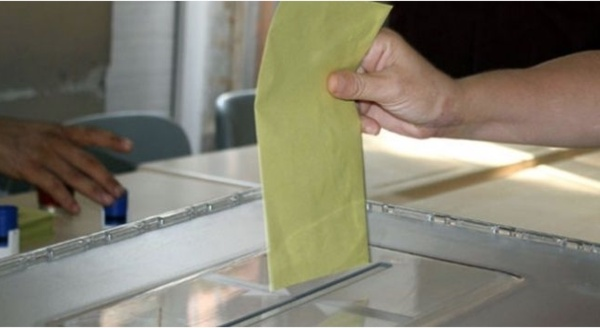 Ankara'da fark açılıyor  Dün yayınlanan Reuters anket sonuçlarında Mansur Yavaş'ın Ankara'da 7 puan önde başladığı görülürken, Google Trends Ankara sonuçlarında aradaki puan farkı %11 olarak gözüktü. İstanbul'da ise anketlerde 12 puan önde başlayan Yıldırım'ın Ekrem İmamoğlu ile arasındaki farkın, Google Trends'te 2'ye kadar düştüğü görülüyor. İşte il il Google Trends sonuçları...