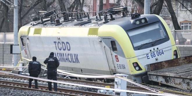 Ankara'da akaryakıt yüklü tren raydan çıktı