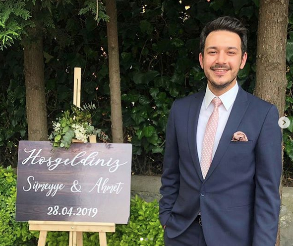 Yıldızdoğan Twitter'dan şu notu paylaştı:    Şarkıcı, oğlunun fotoğrafını yayınlayarak şu notu paylaştı: "Oğlum Ahmet ve bütün Vatan bekçileri Allah’ıma emanetsiniz. Hiçbirinizin ayağına taş, yanaklarına yaş değdirmesin. Dualarımız bütün Askerlerimize ve Polislerimize…