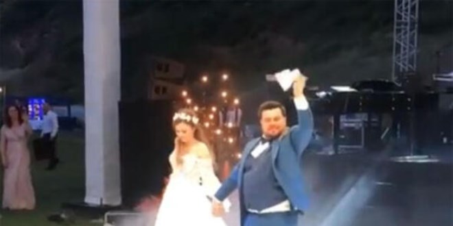 Eser Yenenler Berfu Yıldız ile dünya evine girdi