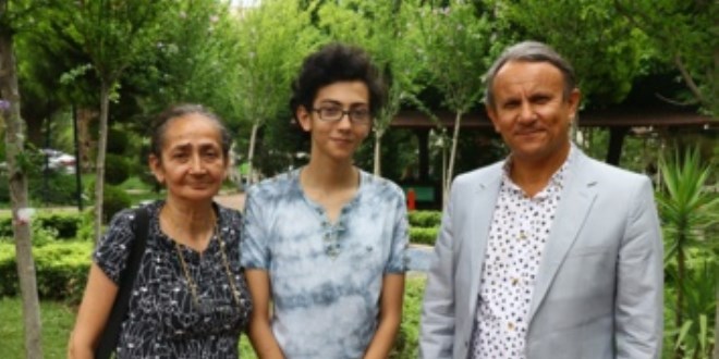 Hastane odasında İngilizce öğrendi! Oxford'dan ödül aldı
