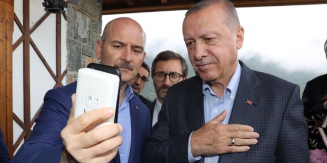 Erdoğan, oğlunu terörden kurtaran anne ile görüştü