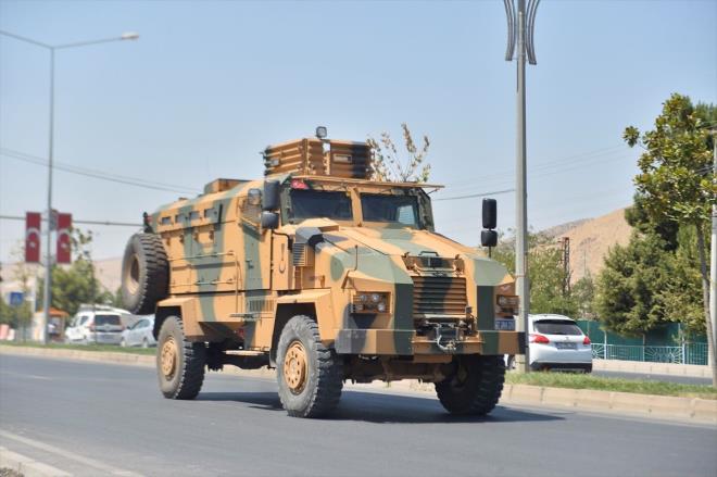 Katar merkezli Al Jazeera: Türkiye Cumhurbaşkanı Erdoğan YPG'li savaşçılara karşı operasyonun başlatıldığını duyurdu.