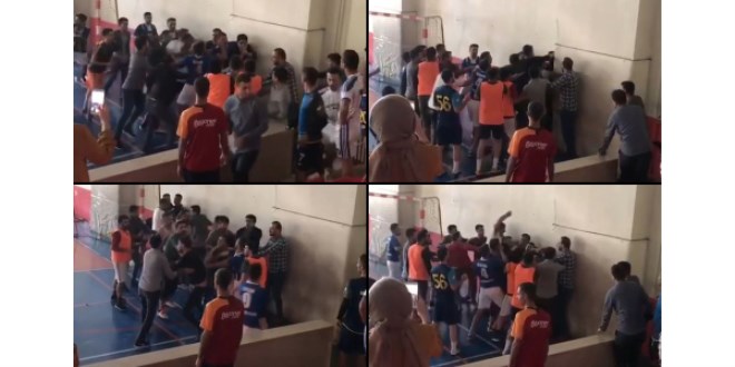 Öğretmenlerin kavgasını öğrenciler ayırdı