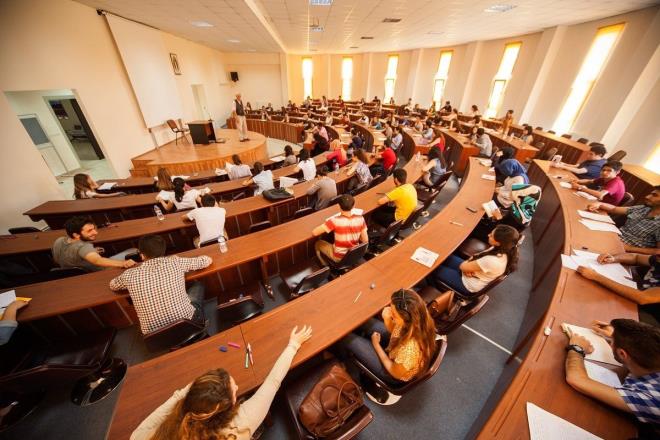 KYK borcu olan öğrenciler için nasıl bir formül üretilecek? Olasılıklar şu şekilde: İcra takipleri kaldırılacak, öğrenim kredisi artık verilmeyecek, karşılıksız burs verilen öğrenci sayısı iki katına çıkarılacak.