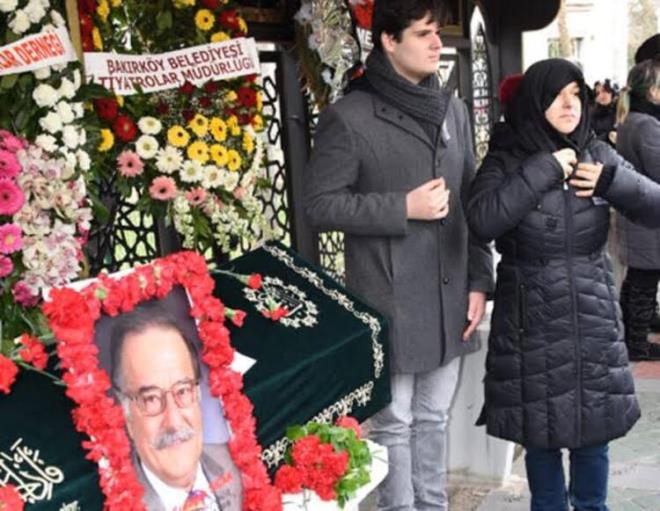 ERDOĞAN SICAK<br>  Erdoğan Sıcak, şubat ayında rahatsızlanarak kaldırıldığı hastanede hayatını kaybetti. Sıcak, Ataköy 5. Kısım Camii?nde kılınan cenaze namazının ardından son yolculuğuna uğurlandı.