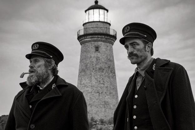 The Lighthouse: Başrollerinde Robert Pattinson ve Willem Dafoe'nın rol aldığı bu psikolojik gerilim filminin yönetmenlik koltuğunda Robert Eggers var. Türkiye'de vizyona girmeyecek olan film, geçen yılki Filmekimi programı kapsamında izleyiciyle buluştu.