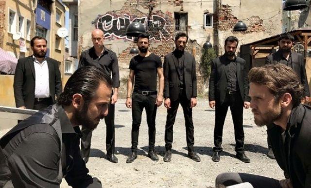 Nejat İşler'in BluTV ve İnter Medya ortaklığında hayata geçirilen 'Saygı' dizisinde de yer alacağı konuşuluyor.