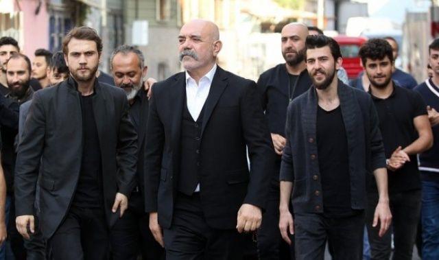 Çağatay'ın nasıl bir karakter olacağı şimdiden büyük merak uyandırdı.