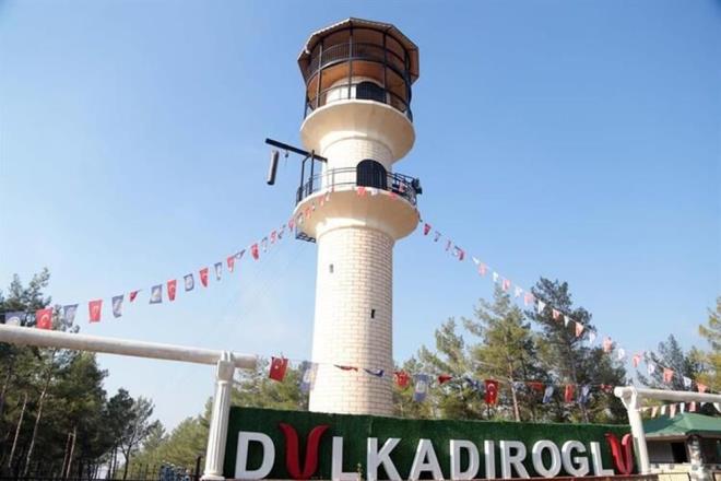 Vatandaşların burayı normal bir mesire alanı olarak da kullanabileceğini vurgulayan Okay, şunları kaydetti: "45 dönümlük bir alan içerisine Heyecan Bahçemizi inşa ettik. Yakın zamanda burayı vatandaşımızın hizmetine açacağız. Bu bölgemizde çok geniş bir doğal yaşam alanı oluşturuyoruz. Hem merkeze yakınlığı hem de doğasıyla bu bölgenin ciddi ilgi göreceğini düşünüyoruz.