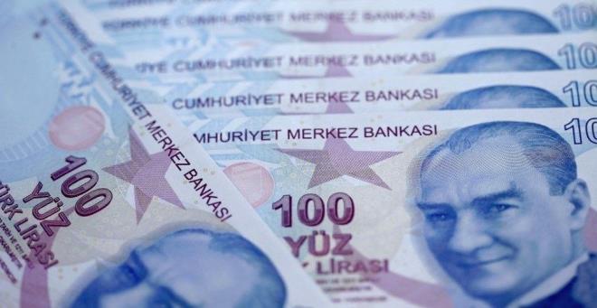 BAŞVURMAK İÇİN 30 GÜNLÜK SÜRE    İşsizlik maaşı almak için ise ilk 30 gün içerisinde İŞKUR'a başvurmak gerekiyor. Başvurular https://www.iskur.gov.tr/ adresinden yapılıyor. İnternetten yapılan başvurunun ardından İŞKUR'a yapılan başvuruda nüfus kağıdı, işten ayrılış bildirgesi ve işsizlik maaşı dilekçesi isteniyor.