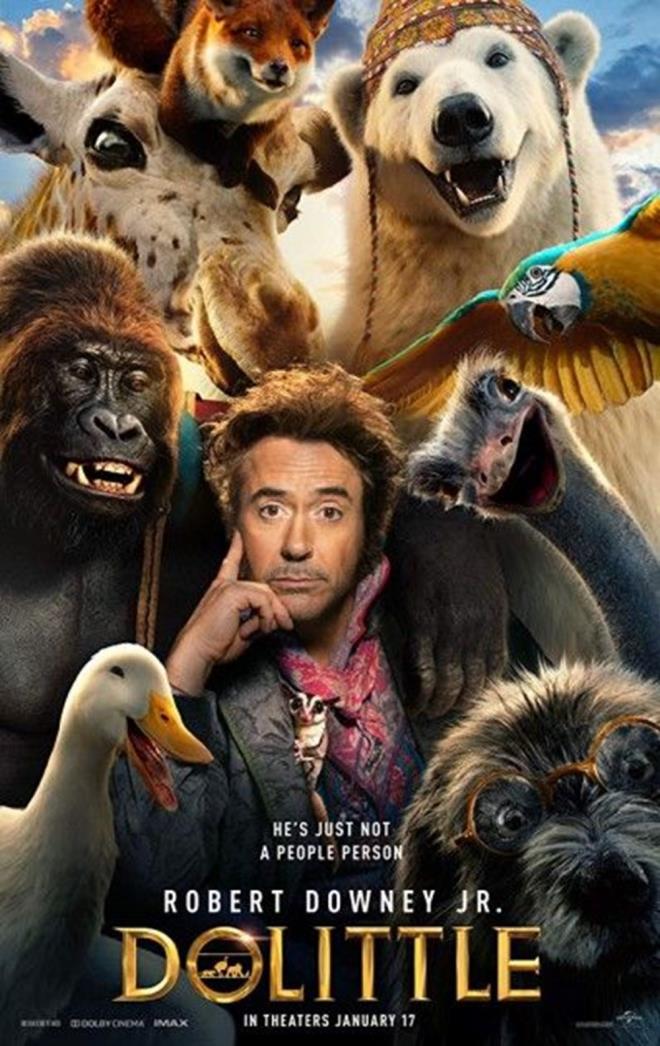 The Voyage of Doctor Dolittle isimli kitap serisinden, daha önce birçok kez sinemaya uyarlanan, en bilindik 2 filminde Eddie Murphy hayat verdiği Dr. Dolittle?ı bu kez Robert Downey Jr. oynuyor. Marvel?in Demir Adam?ı aktörün yeni bir maceraya başlaması iyi haber. Filmin oyuncu kadrosunda Robert Downey Jr.?ın yanı sıra Antonio Banderas ve Michael Sheen gibi usta isimlerde bulunuyor. Ayrıca Tom Holland, Selena Gomez, Rami Malek, Kumail Nanjiani, Octavia Spencer, John Cena, Emma Thompson, Marion Cotillard, Ralph Fiennes ve Craig Robinson oyuncu kadrosunda. Film, karısının ölümünden sonra konuşabildiği hayvan dostlarıyla inzivaya çekilen veteriner Dr. John Dolittle'ın, genç Kraliçe Victoria'nın amansız bir rahatsızlığa yakalanmasının akabinde, kendisini bu duruma bir deva bulmak için büyük bir maceranın içerisinde bulmasını anlatıyor.