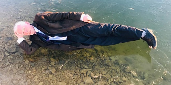 Donan gölde hatıra fotoğrafı