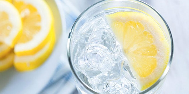 Dikkat! İçtiğiniz suya limon dilimleri eklediğinizde bakın neler oluyor