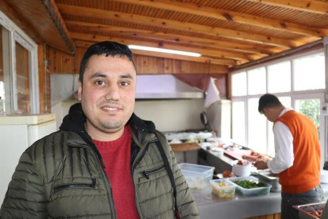 Türkmen, bir kazdan az miktarda ciğer çıktığı için bu lezzeti tatmak isteyenlerin önceden haber vermesi gerektiğini de belirtti.