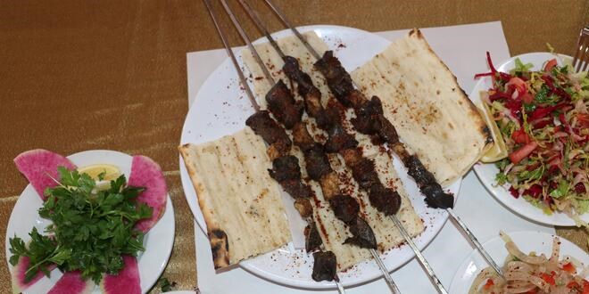 Yemek için üç gün üst üste gelen var