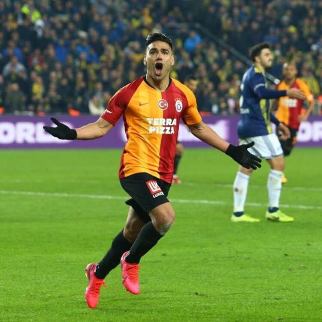 Faslı oyuncu Belhanda, ligde iki maç aradan sonra ilk 11’e geri dönerken son olarak Galatasaray’ın 20’inci hafta oynadığı Hes Kablo Kayserispor maçında forma giymişti.    Kolombiyalı oyuncu Radamel Falcao ise 19’uncu haftada oynanan İttifak Holding Konyaspor mücadelesinde kendisine ilk 11’de şans bulmuş ve 1 de gol kaydetmişti.