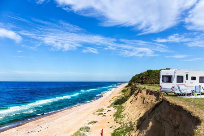 "SAKİN OLAN KOYLARA GİDECEĞİZ"  Karavancıların çoğunun Korona virüs nedeniyle erken ayrılmak zorunda kaldığını dile getiren Akdağ,“ Bir çoğu virüsten dolayı daha tenha yerlere gitti. Bizde buradayız ama birkaç gün sonra gidebiliriz. Sakin olan koylara gideceğiz” diye konuştu.