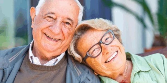 65 yaş üstü kişiler için koronavirüsten korunma rehberi