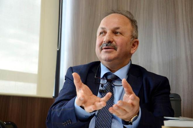 Prof. Dr. Recep Öztürk (İstanbul Medipol Üniversitesi Tıp Fakültesi-Enfeksiyon Hastalıkları ve Klinik Mikrobiyoloji): <br>Sağlık Bakanlığı’nın Hastane Enfeksiyonları Bilimsel Danışma Kurulu, Kırım Kongo Kanamalı Ateşi Bilimsel Danışma Kurulu, Pandemi İzleme Bilim Kurulu üyesi.