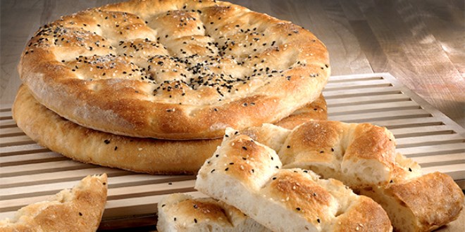 Evde Ramazan pidesinin yapılışı