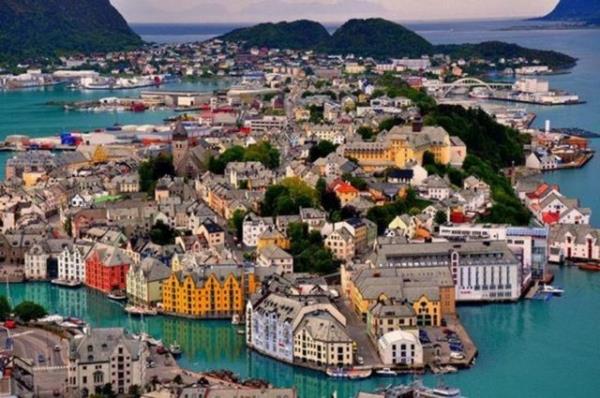 Alesund, Norveç