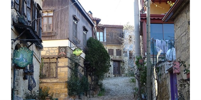 Bu köyde para vermeyen fotoğraf çekemiyor