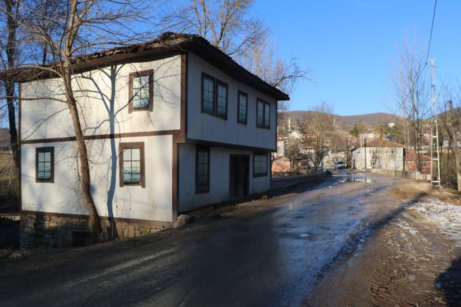 Havza Genelgesi, Atatürk'ün Samsun'a çıktıktan sonra ilk resmi tepkisi olması dolayısıyla tarihte büyük öneme sahiptir. Atatürk, bu genelgeyle halkın işgallere tepki göstererek milli bilincin uyandırılmasını amaçlamıştır. Bir sonraki durağı Amasya olacak Mustafa Kemal, 18 gün boyunca Havza'da Milli Mücadele için önemli adımlar atar.<br>    Havza'daki hareketlilikten haberdar olan İngilizlerin yaptığı baskı ile Atatürk, Dokuzuncu Ordu Müfettişliği görevinden alınır. İlk adımları teker teker atarak yoluna devam eden Atatürk, Havzalılara sivil olarak veda eder.