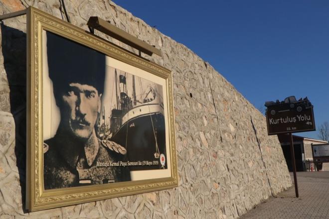 Tarihi kaynaklardan derlenen bilgilere göre, Limni adasının Mondros Limanı'nda demirli Agamemnon zırhlısında, 30 Ekim 1918 akşamı Mondros Mütarekesi imzalanır. Çanakkale'de Türk askerinin destan yazmasına rağmen, düşman gemileri Çanakkale Boğazı'ndan geçerek İstanbul'a demirler, 15 Mayıs 1919'da İzmir İşgal edilir.