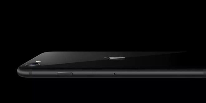 Apple iPhone fiyatlarını indiriyor
