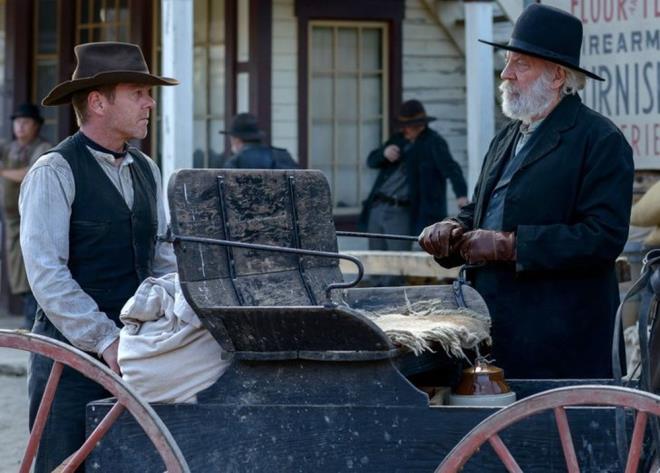 Donald ve Kiefer Sutherland  <br>  Hunger Games, A Time to Kill, Forsaken