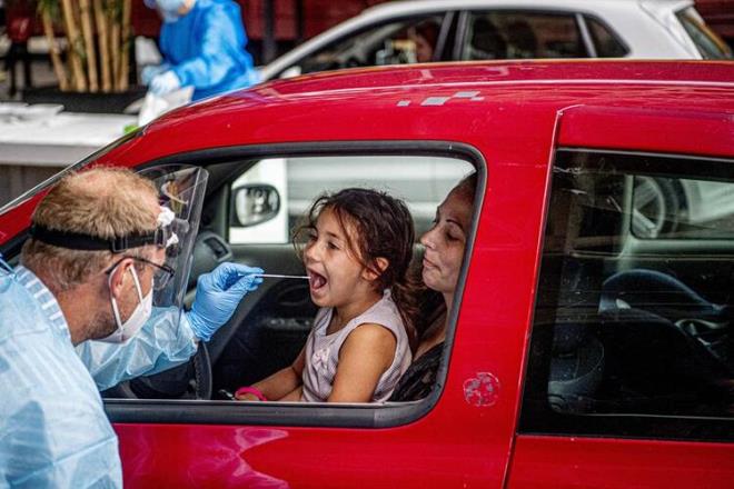 BOĞAZ AĞRISI<br>CDC, yaptığı açıklamayla bu en bilinen yaygın belirtilere yenilerini ekledi.