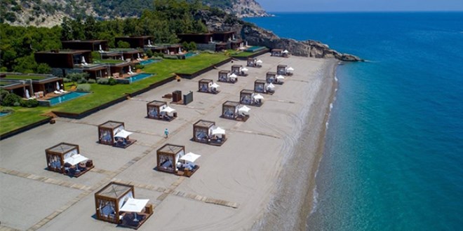 Plajlarda oluşturulan 'özel bölümler' ilgi görüyor