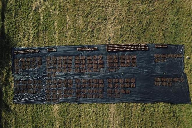 Hırvat Gaziler Bakanlığından yapılan açıklamada, Jazovka mevkisinde bir toplu mezarda 5 gündür kazı çalışmalarının devam ettiği belirtildi.