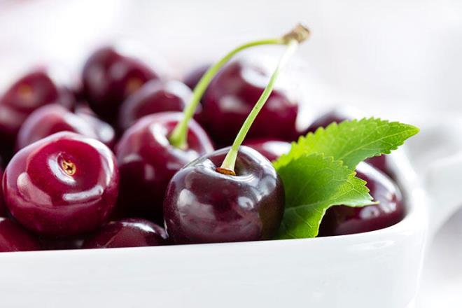 Besin puanı 53 olan gıdalar<br>  Vişne, gökkuşağı alabalığı, perca (bir tür balık).