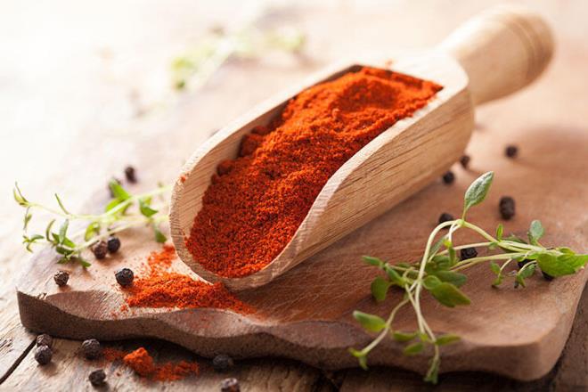 Puanı daha yüksek olan besinlerin diğer gıdalarla birlikte tüketildiğinde günlük beslenme ihtiyaçlarını karşılamada düşük puanlı olanlara göre daha başarılı olduğu ifade edildi. Uzmanların listesinde ilk sırayı badem aldı. Peki sürekli tüketilen yiyecekler arasında en besleyici 100 tanesi neler? İşte bilim insanlarının en besleyici gıdalar listesinin ilk 100 maddesi…