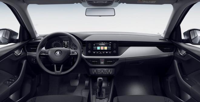 Bunun yanı sıra dijital gösterge paneli, kablosuz akıllı telefon şarj ünitesi ve elektrikli bagaj kapağı gibi özellikler tercih etmek de mümkün.