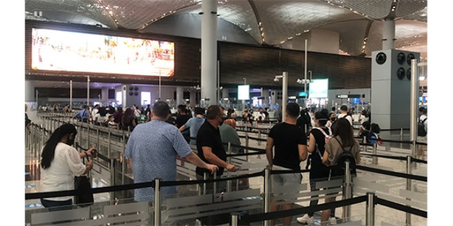 İstanbul Havalimanı'nda Kovid-19 denetimi