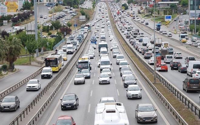 Corona virüs nedeniyle trafik sigortasında bazı şirketler iyi sürücülere büyük indirimler yapmaya başladı.