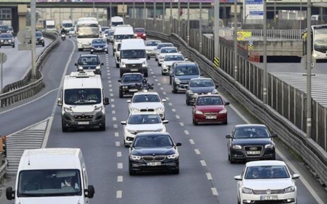 Milliyet'in haberine göre pandemi döneminde çok sayıda vatandaşın araçlarını garajında tuttuğunu belirten Bağcı,"Salgın nedeniyle vatandaşların çok dışarı çıkmıyor olması nedeniyle hasar sayısında bir azalma meydana geldi.