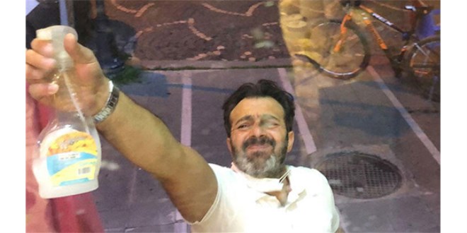 Kars'ta şoke eden olay! Her yeri sardılar, esnaf şaşkın...