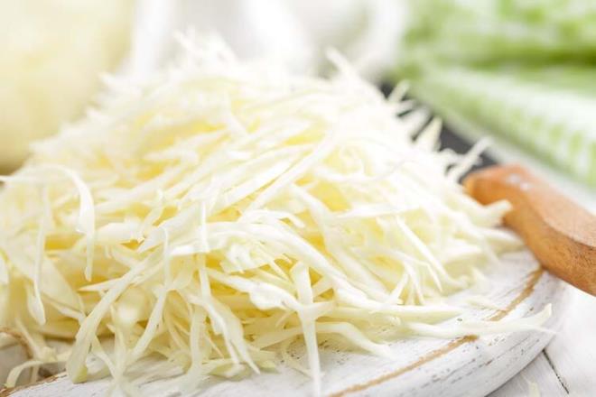 C vitamini içeriği en zengin 10 gıda; kırmızıbiber, greyfurt, lahana, portakal, kivi, brokoli, karnabahar, Brüksel lahanası, çilek, maydanoz.
