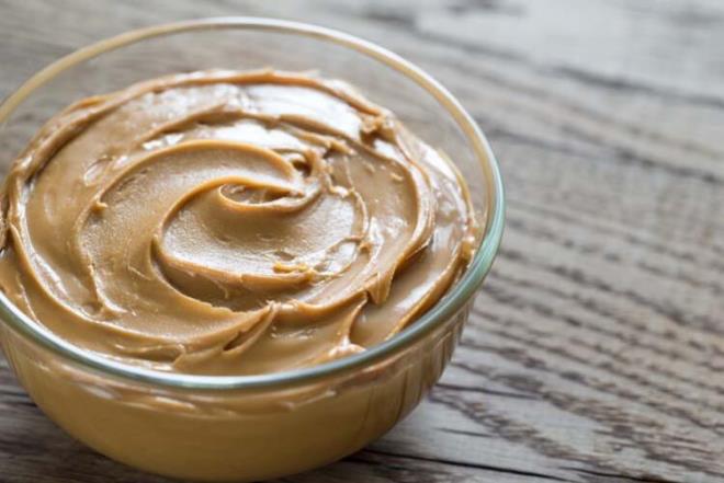 E vitamini içeriği en zengin olan gıdalar; buğday tohumu, ay çekirdeği, badem, ayçiçek yağı, fındık, fıstık ezmesi, yer fıstığı, mısır yağı, ıspanak.