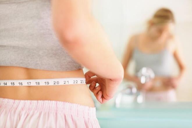 Yapılan araştırmalar enfekte olan çoğu hastanın obez sınıfına dahil olduğunu gösteriyor. Çünkü obezite aynı zamanda yüksek tansiyon, diyabet gibi birçok hastalığa davetiye çıkarıyor, yağ oranınız yüksek olduğu için bağışıklığınızı daha da savunmasız hale getiriyor. Dolayısıyla hastalıklara daha açık oluyorsunuz” diye konuştu.