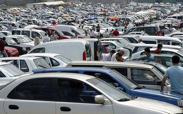 "Bilmeden alan çok insan oldu"  <br>  Dolandırıcıların kullandığı bu yeni yöntem hakkında açıklama yapan oto ekspertizi Cihan Acar, sıradan alıcıların kilometre-mil arasındaki farka dikkat etmediğini belirtti.
