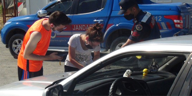 İzolasyonda olması gereken kadın tatile yolunda(!)