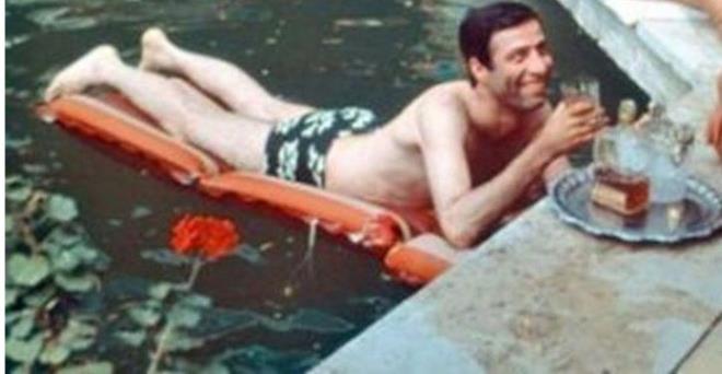 Şark Bülbülü, Aile Şerefi gibi unutulmaz Yeşilçam filmlerine ev sahipliği yapan Kumburgaz'da denize sıfır 6 bin 265 metrekarelik arsa içinde bulunan Rauf Alanyalı'ya ait yalı, 19 milyon lira bedelle açık artırmaya çıkarılmıştı.
