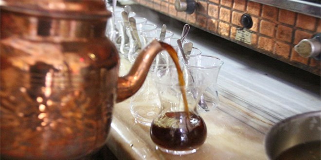 Boya katkılı çay, tiryakileri endişelendirdi