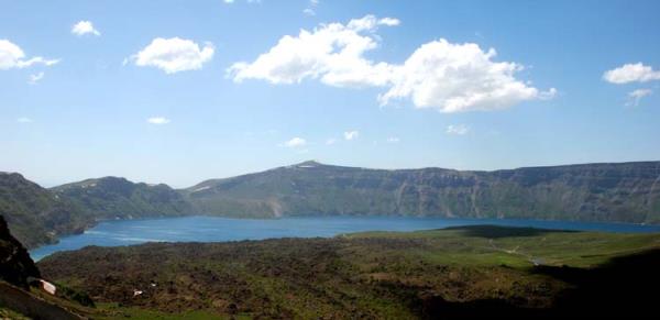 Akustik turizmde Avrupa'nın 25 mükemmel destinasyonundan biri olan Nemrut Kalderası, Avrupa Birliği'nin sürdürülebilir turizmi teşvik için başlattığı, "Avrupa Mükemmeliyet Destinasyonları" (EDEN) projesi kapsamında 2010 yılı için belirlenen diğer 24 merkez arasındaki yerini aldı.