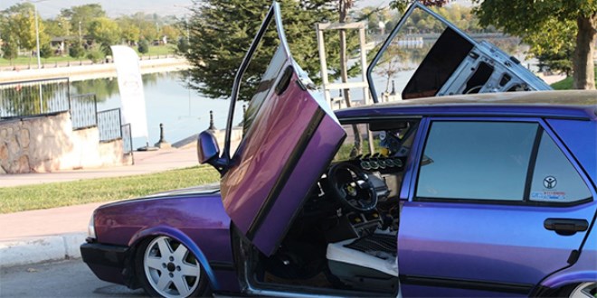 1993 model aracını Lamborghini'ye benzetti